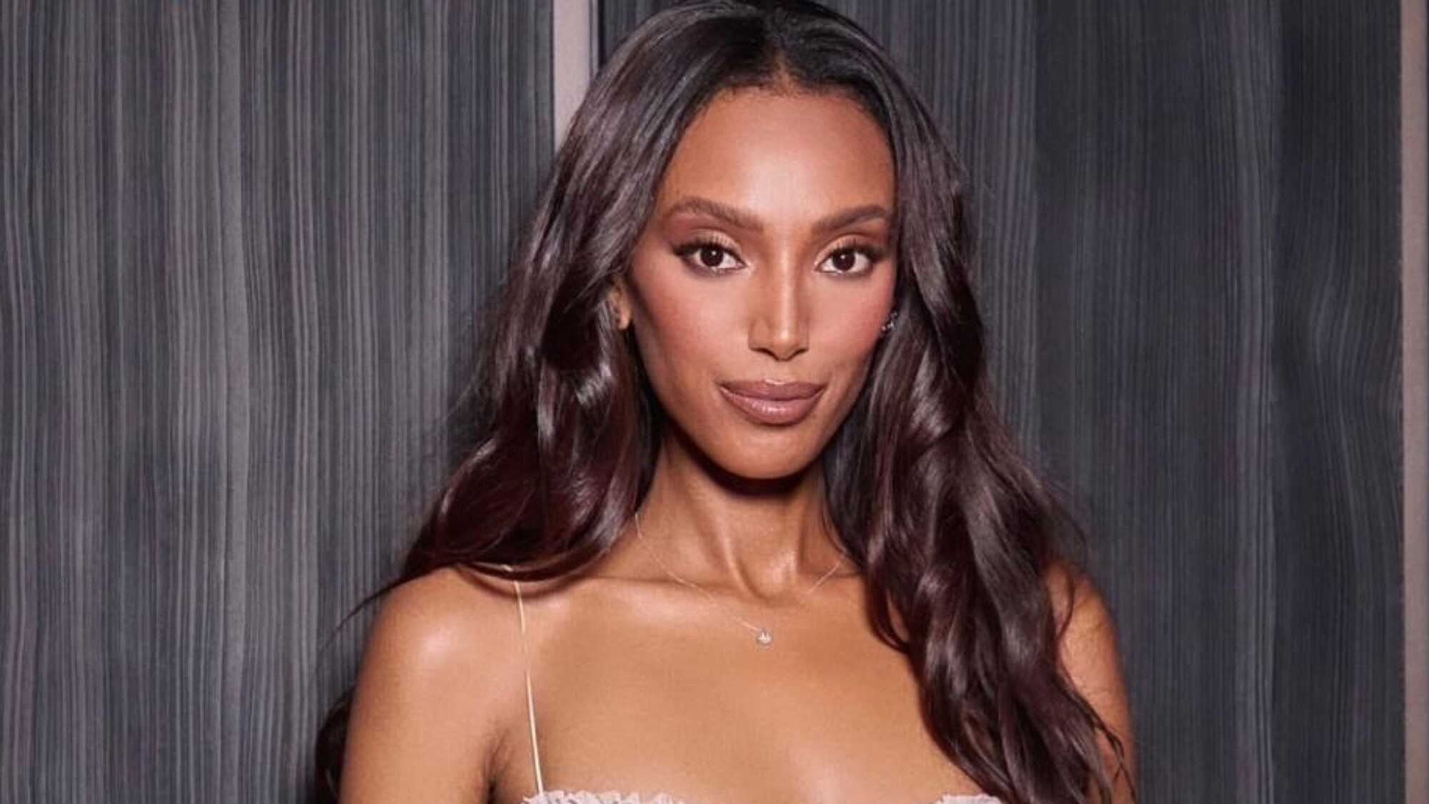 מתוך הסטורי של אלמז מנגיסטו | almazmangisto@ מתוך הסטורי של אלמז מנגיסטו | almazmangisto@