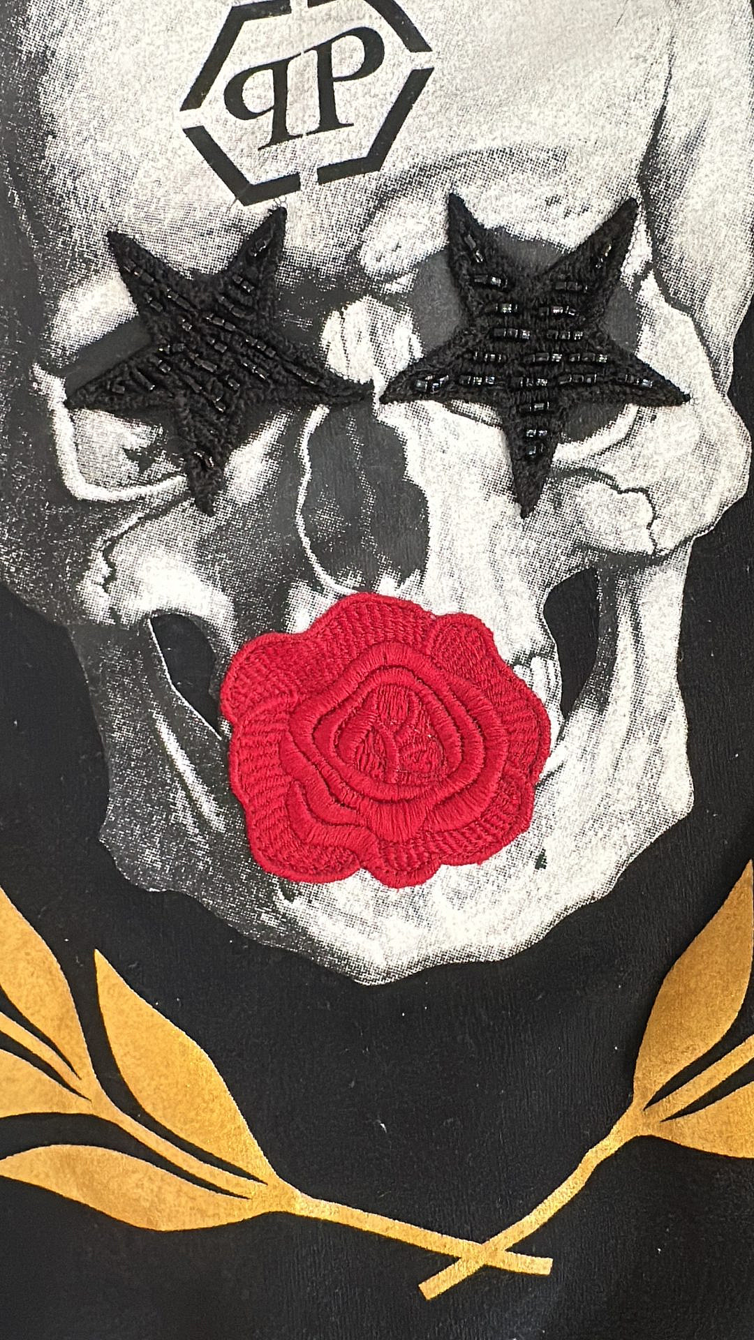 גדי אלימלך במכירה מיוחדת של חולצות אפ-סייקל בעיצובו | צילום: גדי אלימלך