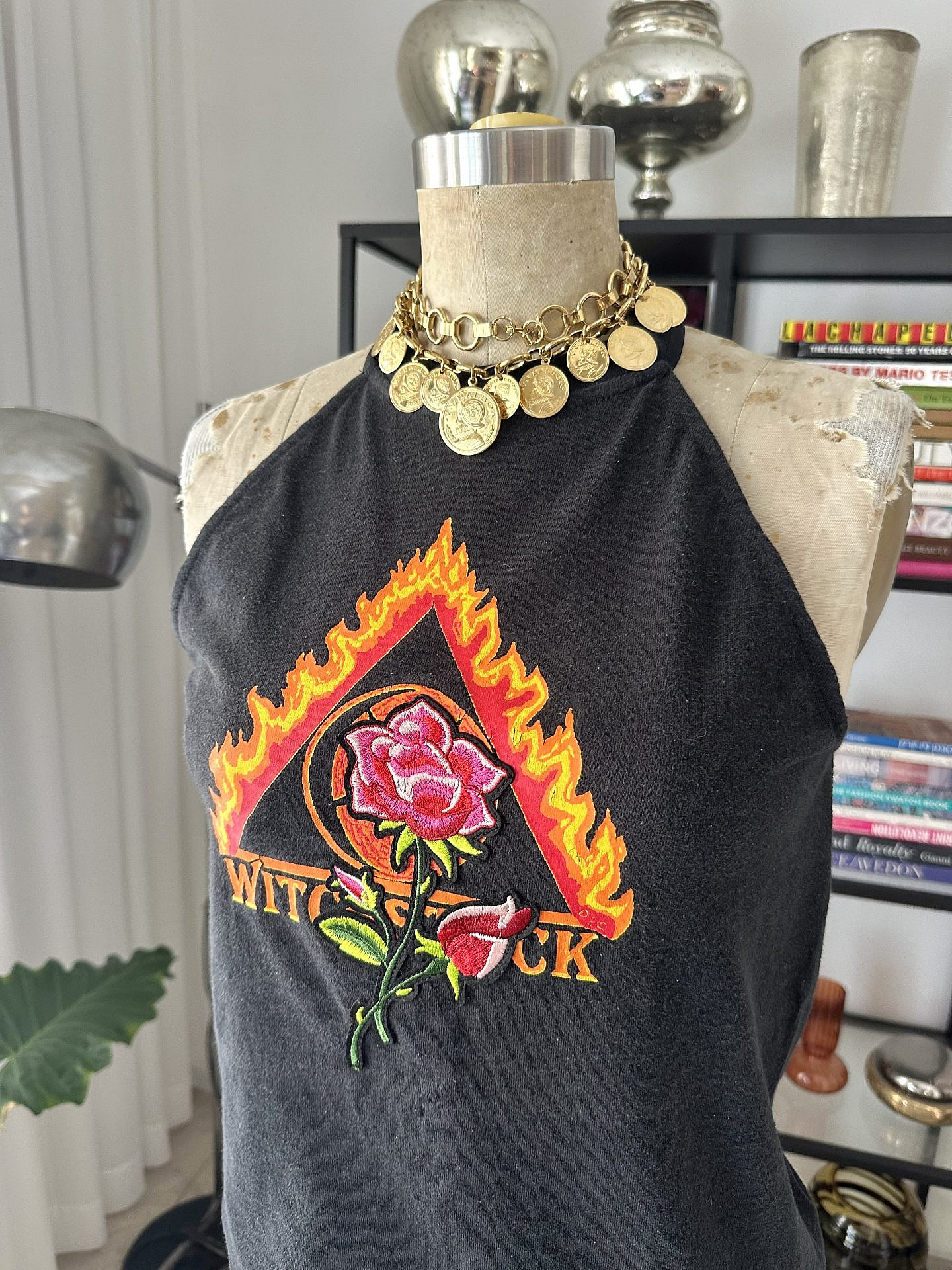 גדי אלימלך במכירה מיוחדת של חולצות אפ-סייקל בעיצובו | צילום: גדי אלימלך