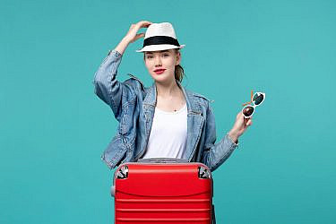 מה לארוז בטרולי לחופשת קיץ מושלמת? | צילום אילוסטרציה: Freepik