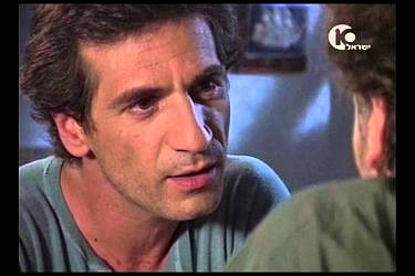 אלון אבוטבול ב"שבתות וחגים" | צילום מסך: יוטיוב