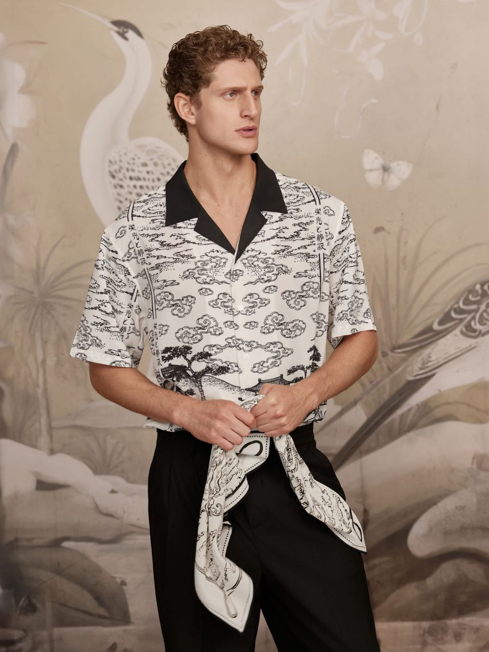 קולקציית טוקיו של אלון ליבנה לקסטרו. חולצת מכופתרת עם הדפס יפני 499 ש"ח | צילום: שי פרנקו