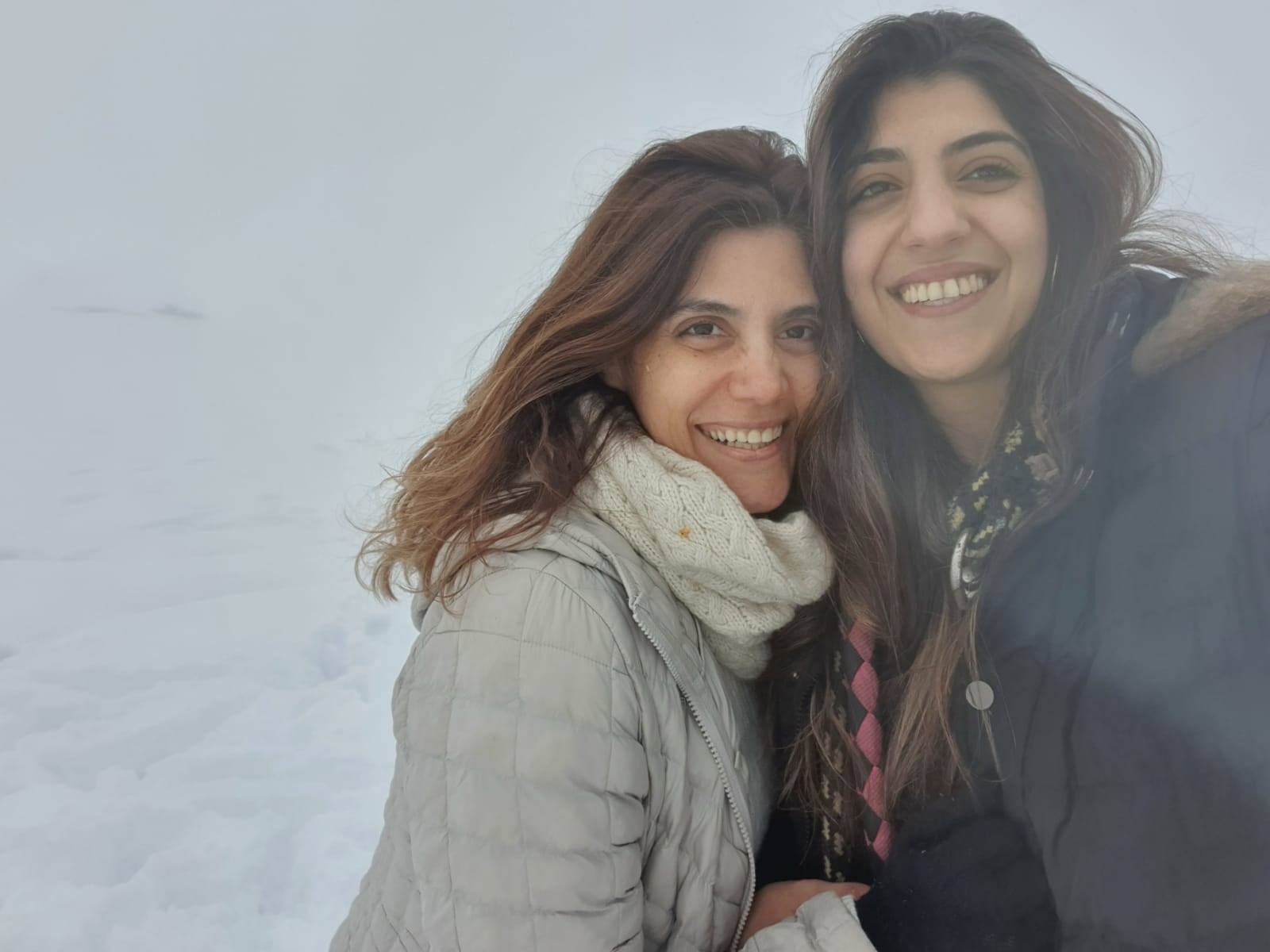 "הבת שלי הייתה בתקופת פריחה מדהימה". עדן זכריה ז"ל ואימה | צילום: באדיבות המשפחה