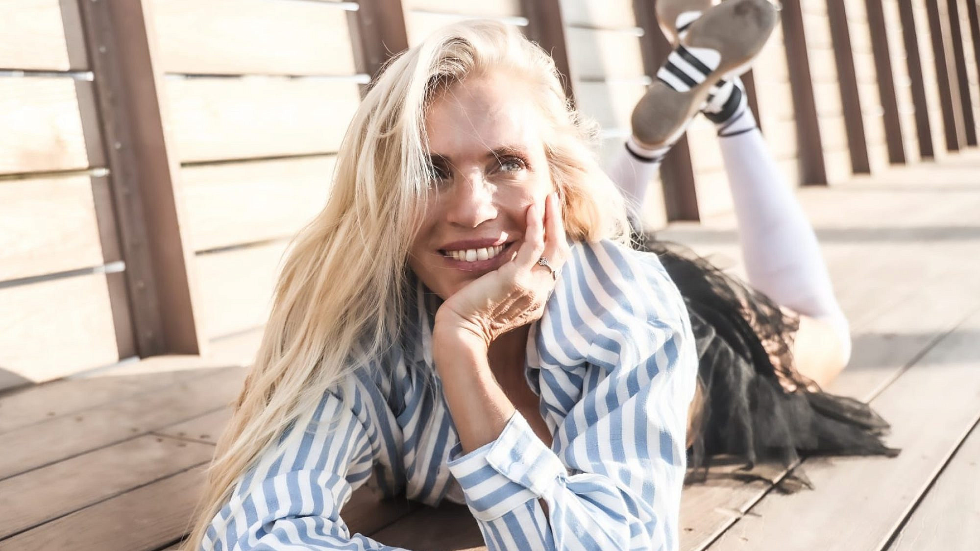 "בגיל 53 אני לא מתנצלת על כך שאני מתבגרת". שרון פרי | צילום: מלכה ניהום "בגיל 53 אני לא מתנצלת על כך שאני מתבגרת". שרון פרי | צילום: מלכה ניהום