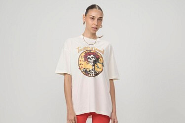 טי 79. HOODIS. חולצה 79.90 ש"ח | צילום: חיים כהן