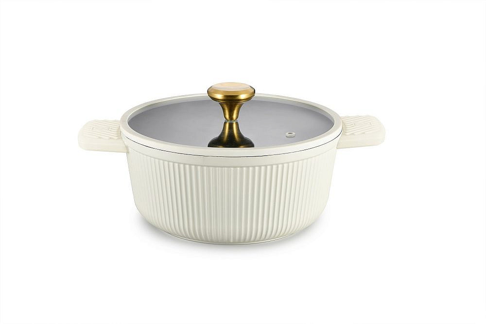 סדרת כלי הבישול PASSION. מחירי השקה 115- 265 ש"ח לפריט | צילום: אסף אמברם