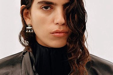 סאן מזרחי בקמפיין של Phoebe Philo | צילום: Alasdair McLellan