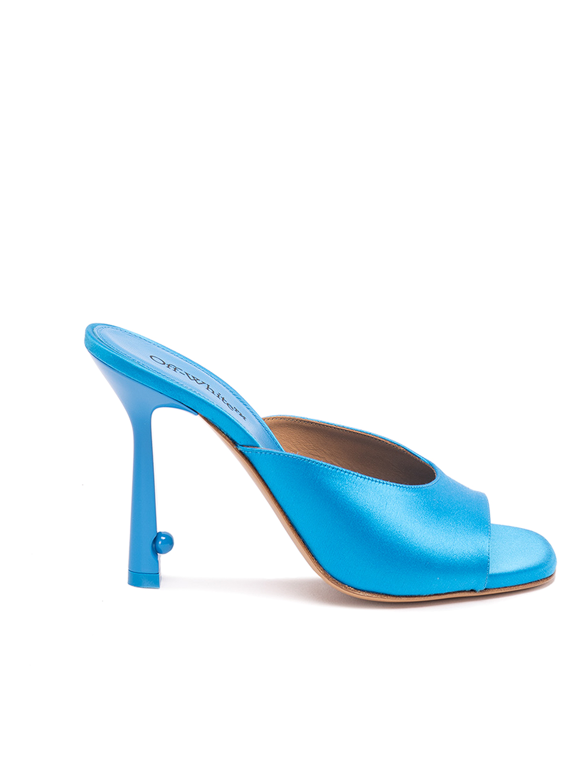 פקטורי 54 פופ אפ בארנה. נעליים של OFF WHITE. מחיר 747 ש&quot;ח במקום 2,490 ש&quot;ח | צילום: באדיבות המותג