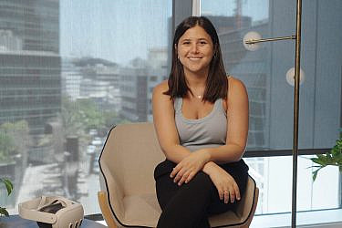 בחזרה מפסטיבל הסרטים של ונציה. מאיה שקל | צילום: יונתן נבו