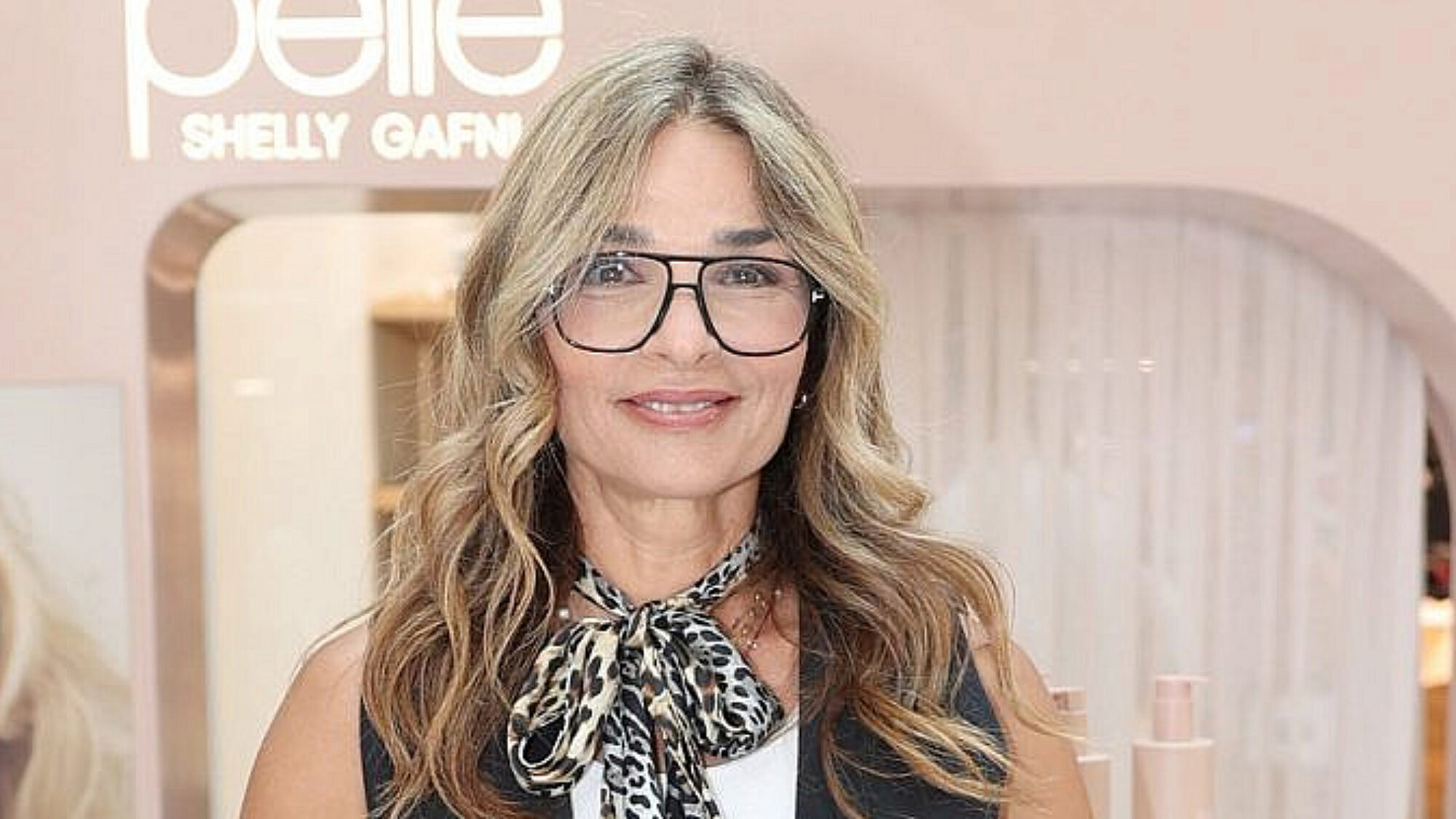 גורג'ס. אורנה דץ באירוע השקת הפופ אפ הראשון למותג הטיפוח של שלי גפני Pelle בקניון עופר רמת אביב | צילום: אור גפן