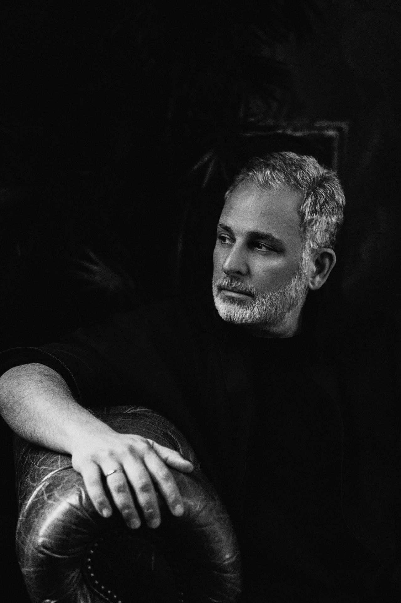 מעצב האופנה קובי הלפרין | צילום: alex dani