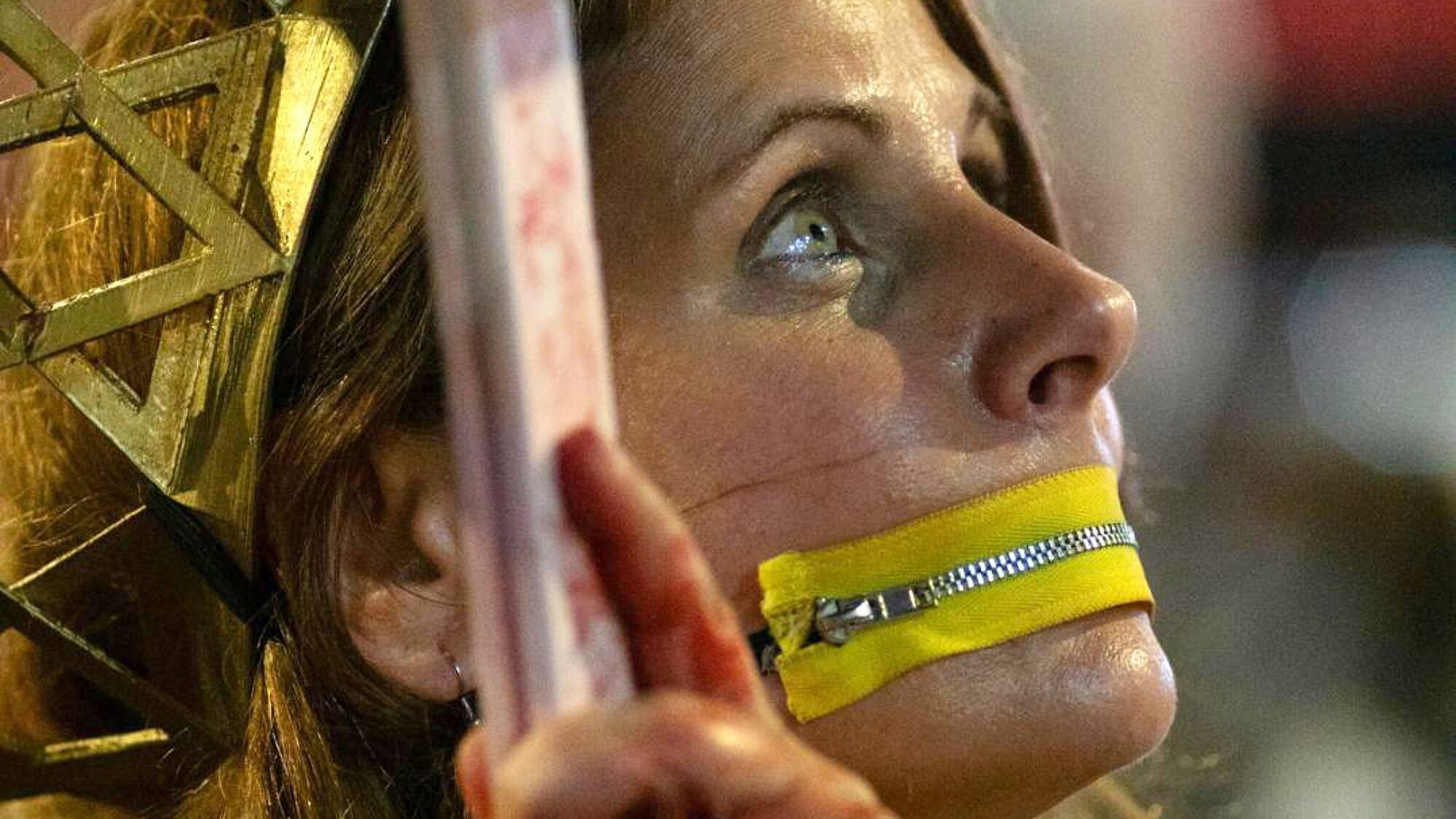 פעלה ויצרה בעיניים פקוחות ובפה חתום ברוכסן. הילה גלילי | צילום: אמיר גניסלב