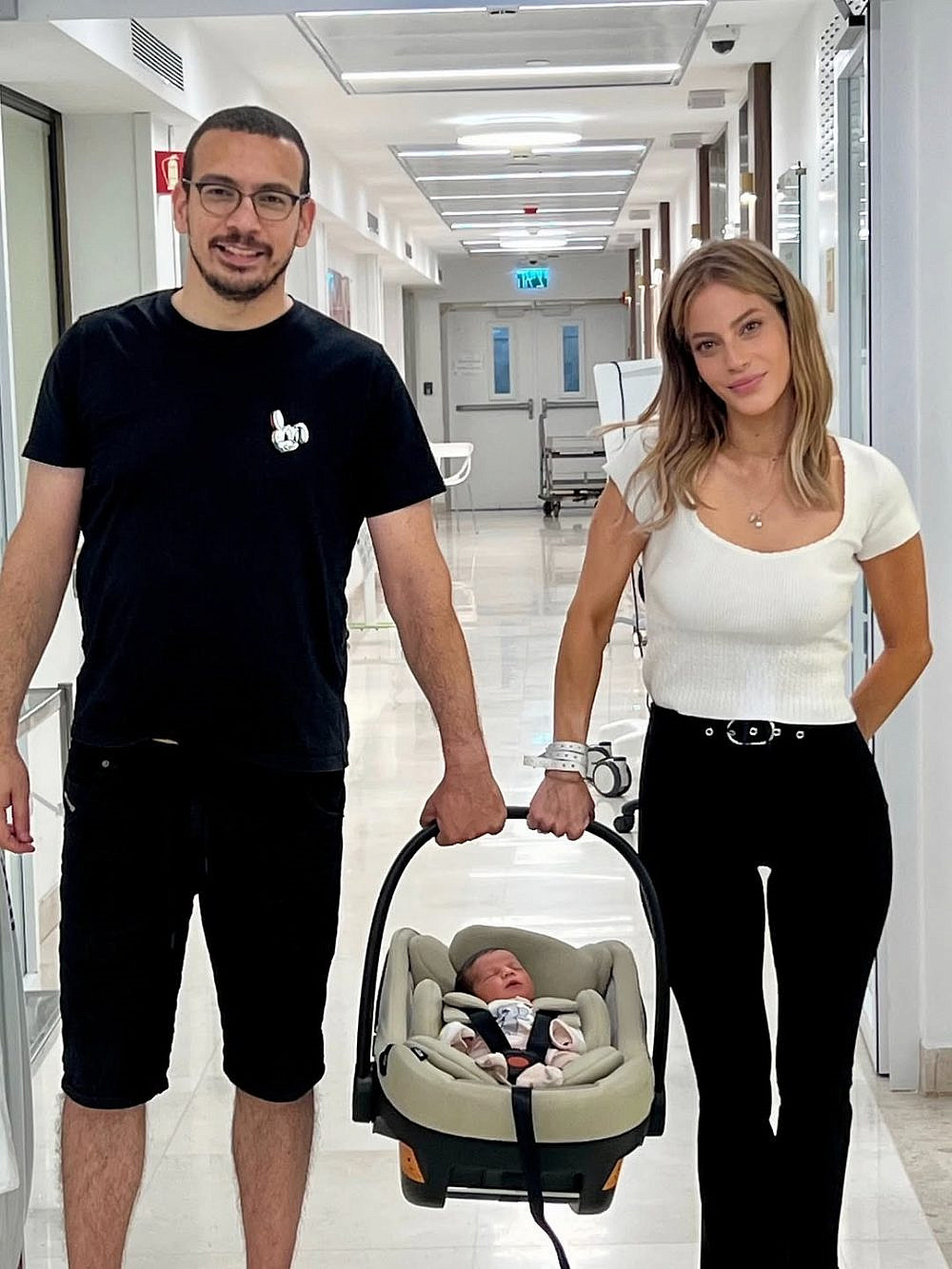 יולן כהן ובעלה עם בתם | צילום: אינסטגרם yolancohen@