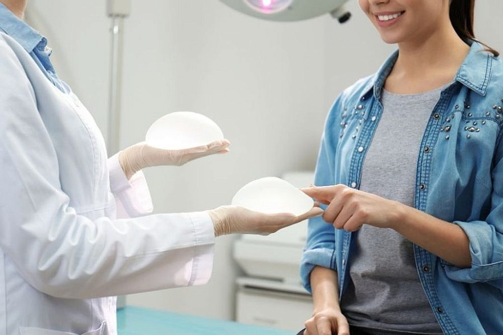 הכנה לניתוח הגדלת חזה דוקטור גוברין. צילום: קאנבה