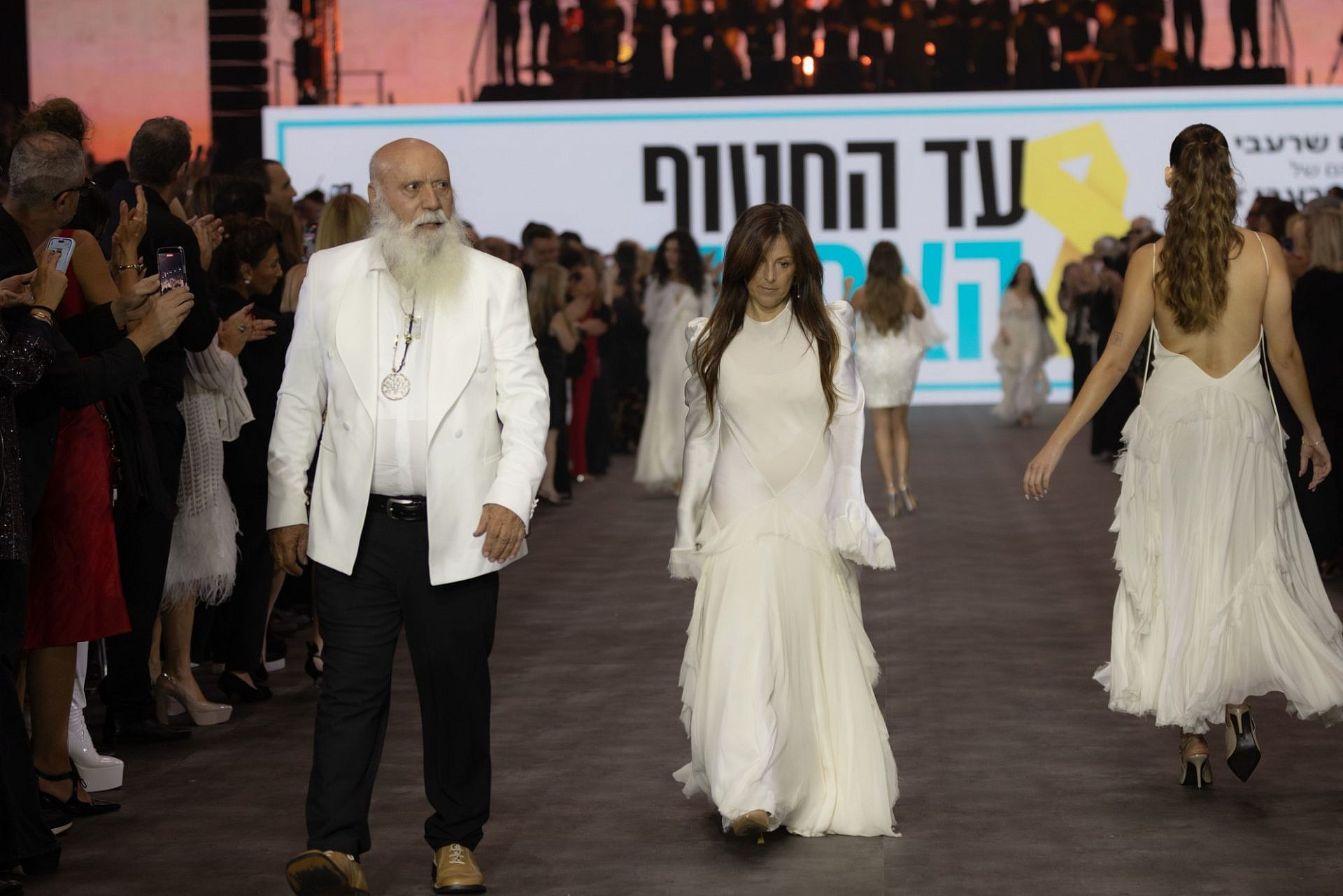 תצוגת &quot;עד החטוף האחרון&quot; בערב הגאלה של שבוע האופנה ישראל קנדה תל אביב 2025 | צילום: עומרי רוזנגרט