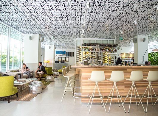 המלון ברחוב מנדלי | צילום: סיון אסקיו