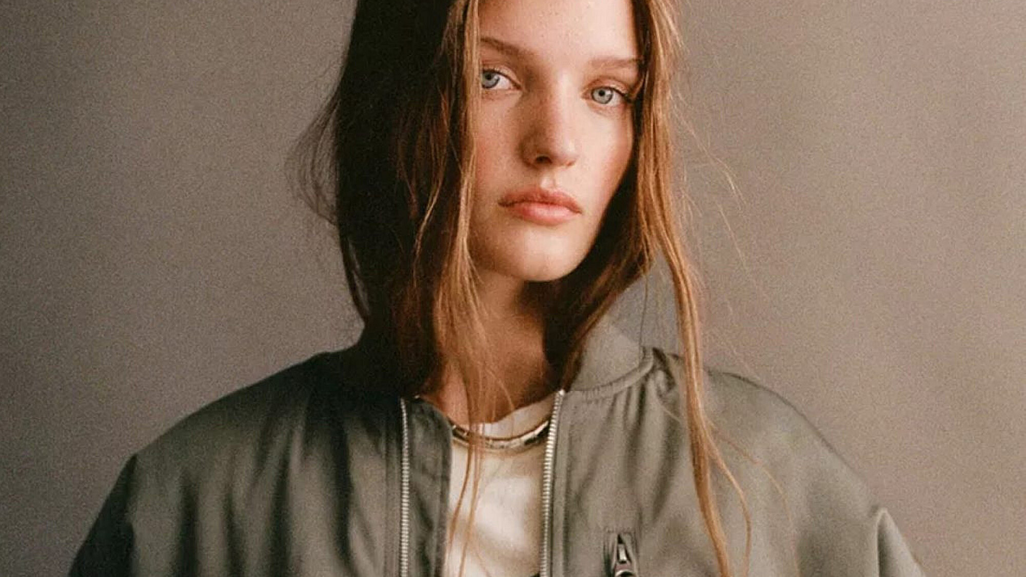 ז'קט בומבר של פול אנד בר. 239 ש"ח | צילום: יח"צ ז'קט בומבר של פול אנד בר. 239 ש"ח | צילום: יח"צ