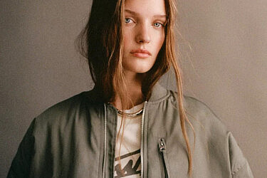 ז'קט בומבר של פול אנד בר. 239 ש"ח | צילום: יח"צ