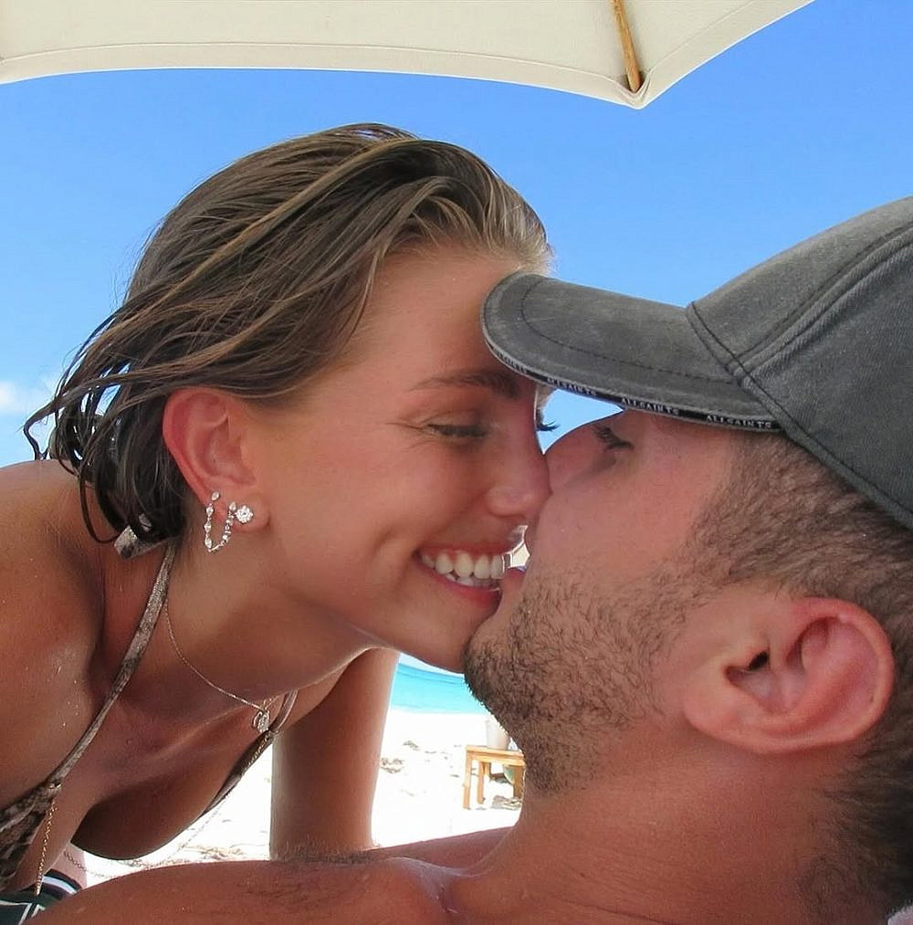 טיילור מלכוב ובן זוגה אייזיק נקש | צילום: אינסטגרם malkovtaylor@