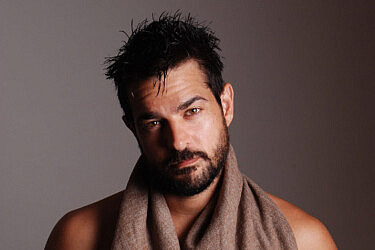 "אני בוכה מהרבה דברים קטנים ביום-יום". תום גרציאני | צילום: נעה ניר