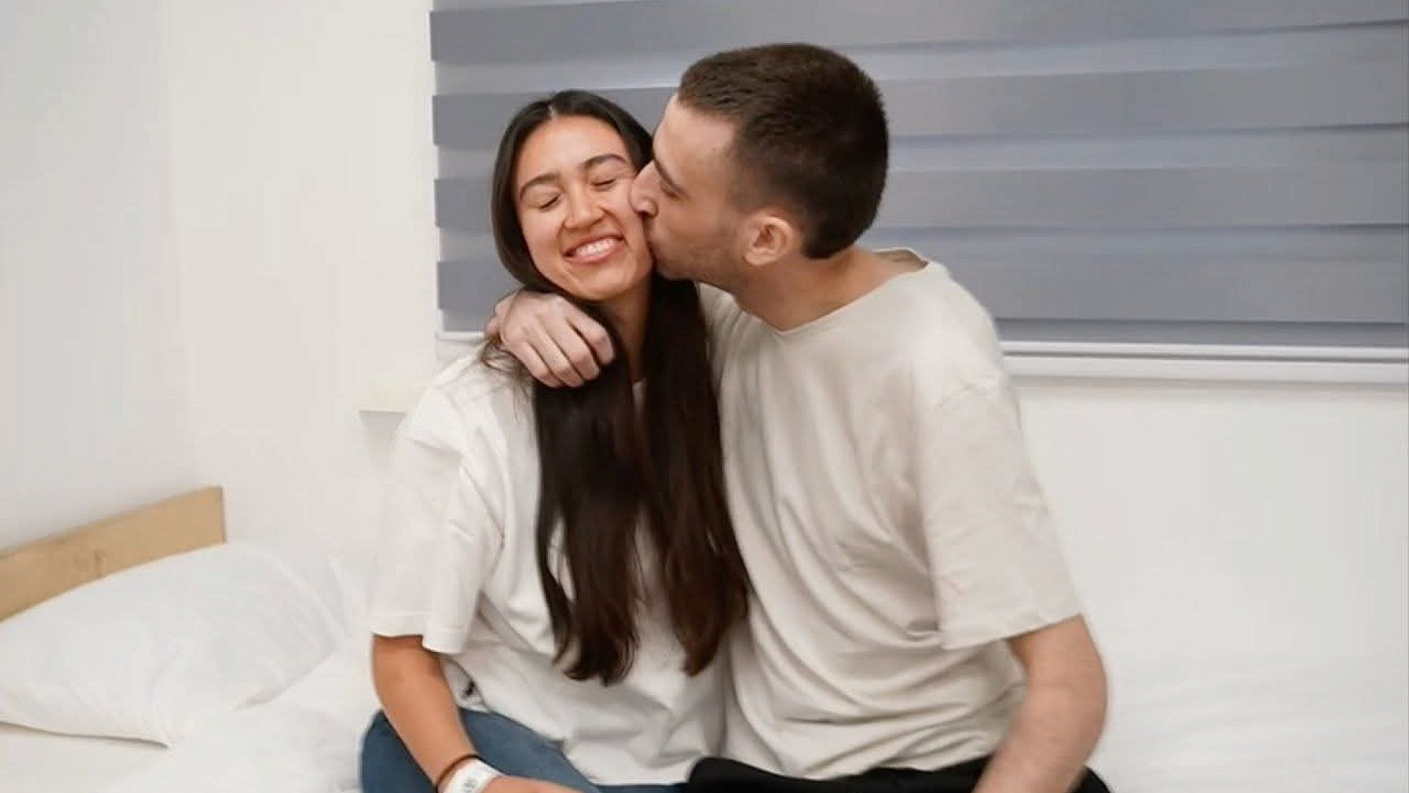 נועה ארגמני ואבינתן אור ברגע האיחוד, שנתיים אחרי שנחטפו והופרדו | צילום: דובר צה"ל