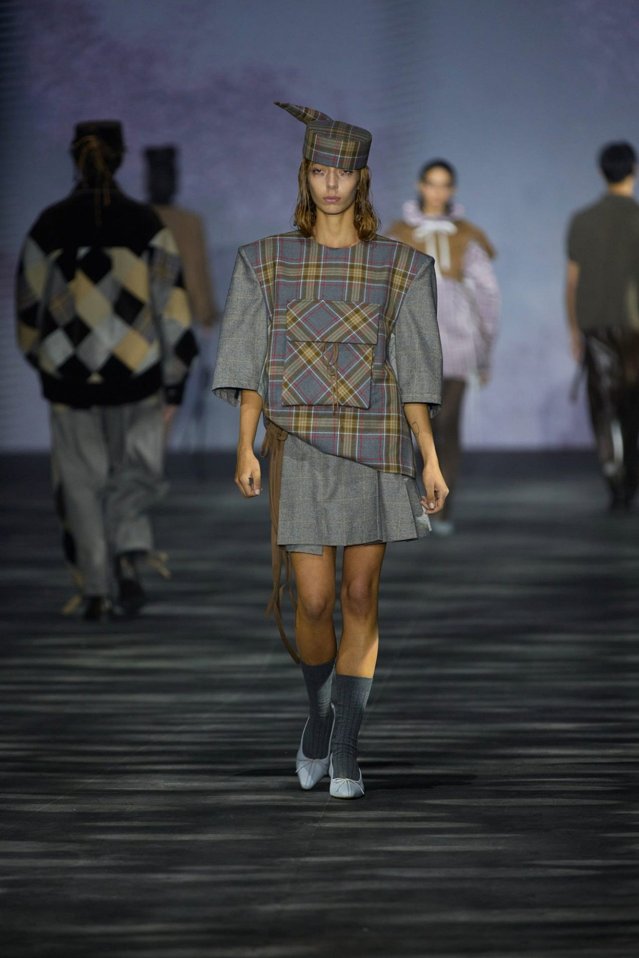 התצוגה של אהרון גניש, שבוע האופנה ישראל קנדה תל אביב 2025 | צילום: עומרי רוזנגרט