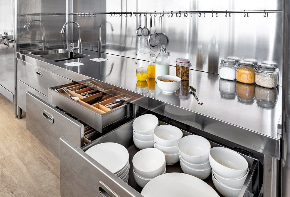 ניגא שף FOR HOME, צלם איתי אבירן, הנירוסטה בקדמת הבמה