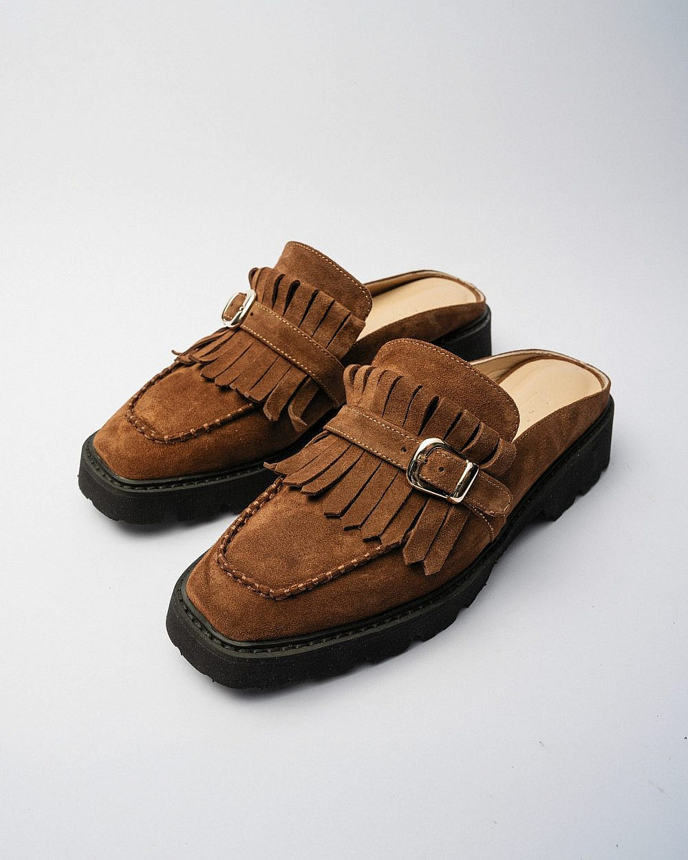 LAX. מחיר 599 ש"ח | צילום: גלעד בר שלו