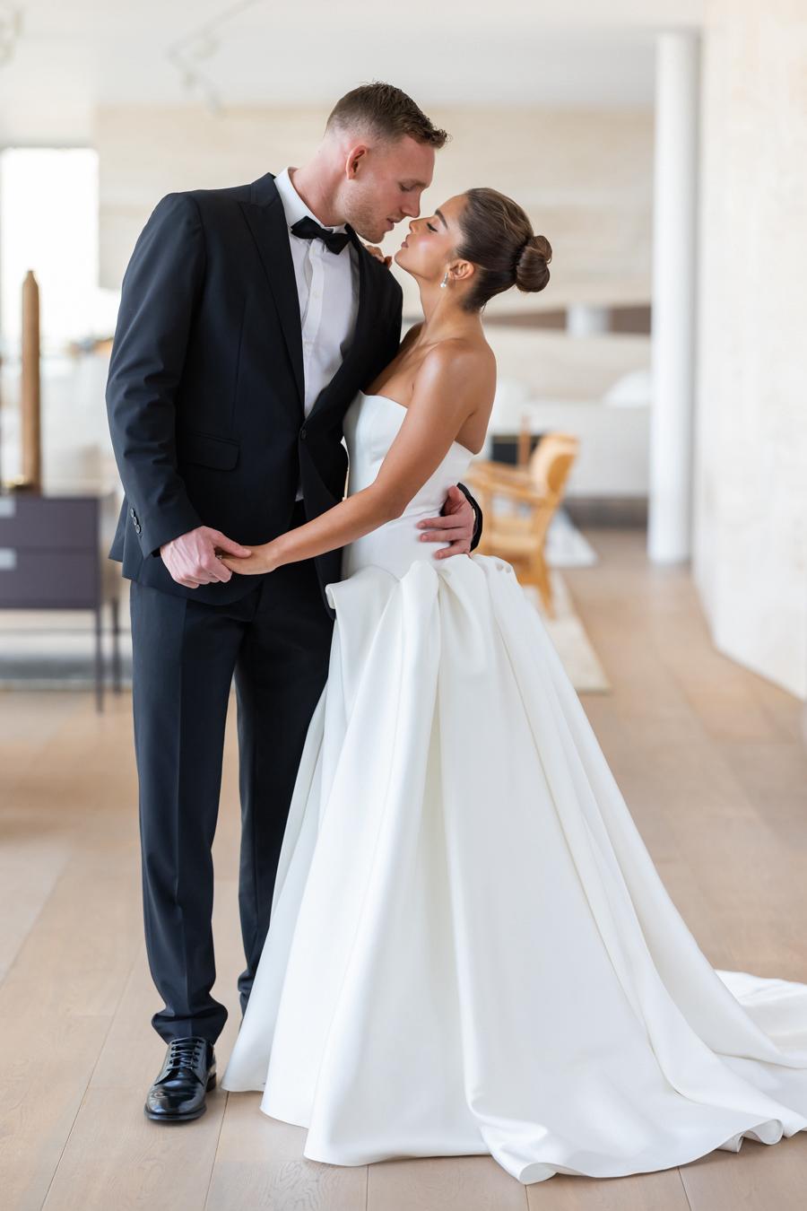 נועה קירל ודניאל פרץ חתן וכלה | צילום: ערן בארי