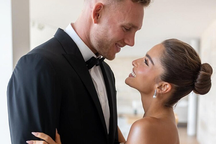 נועה קירל ודניאל פרץ חתן וכלה | צילום: ערן בארי