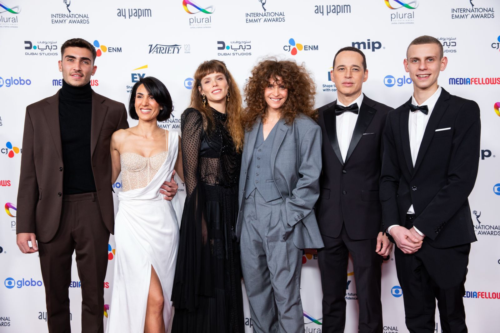 המשלחת הישראלית של &quot;ילד רע&quot; בטקס האמי | צילום: דנה לביא