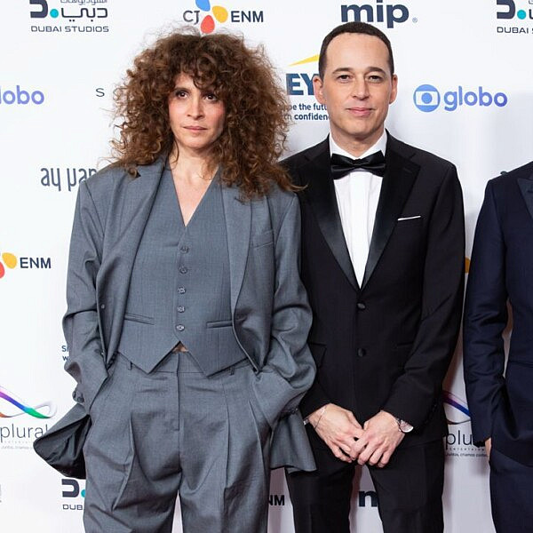 אמיליו שנקר, רון לשם והגר בן אשר מייצרים את "ילד רע" בטקס האמי | צילום: דנה לביא