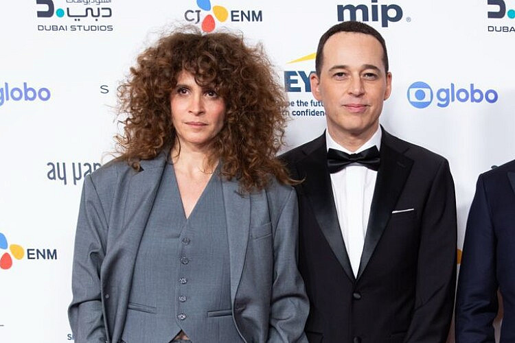 אמיליו שנקר, רון לשם והגר בן אשר מייצרים את "ילד רע" בטקס האמי | צילום: דנה לביא