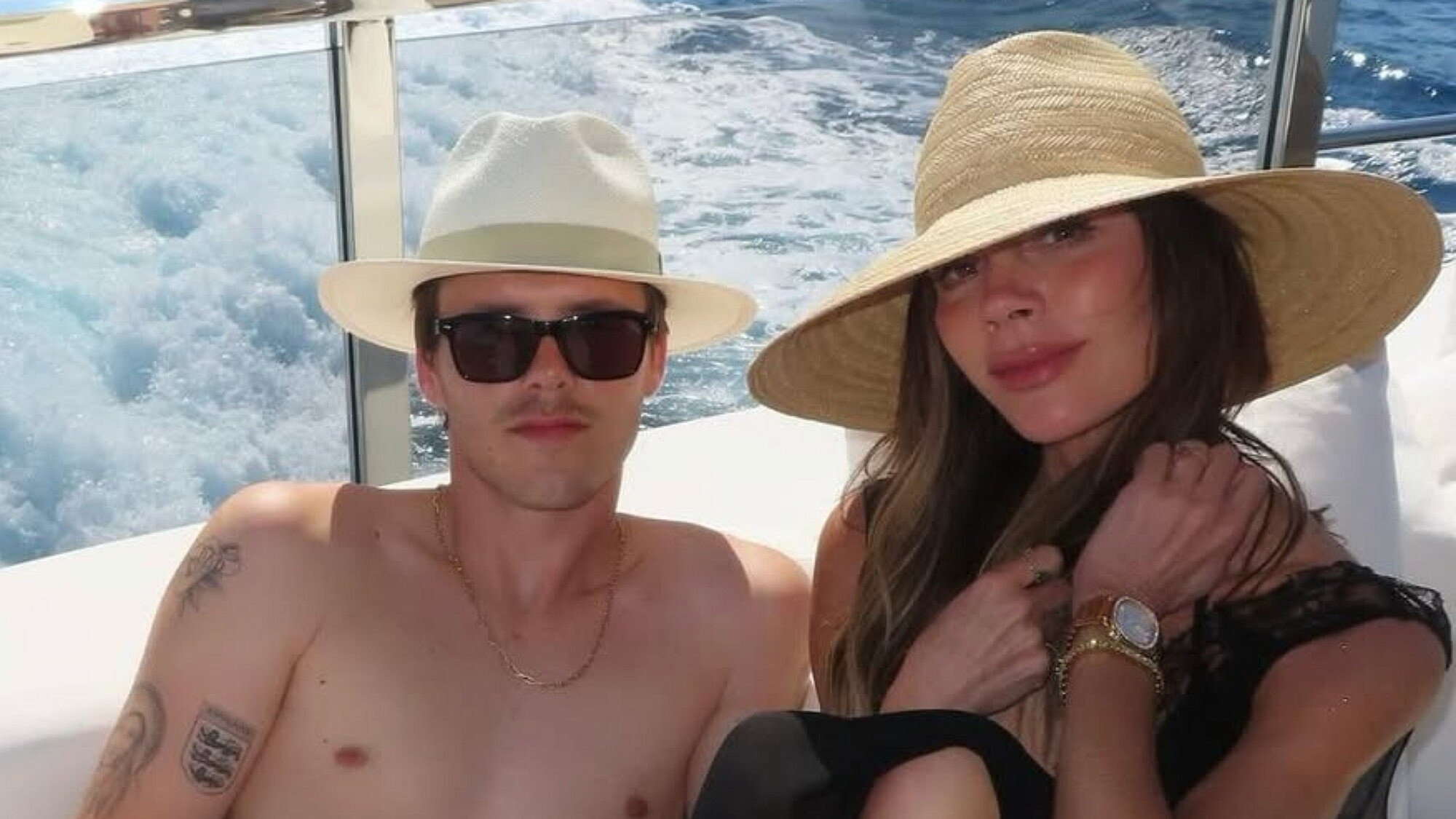 ויקטוריה בקהאם ובנה קרוז | צילום: אינסטגרם victoriabeckham@