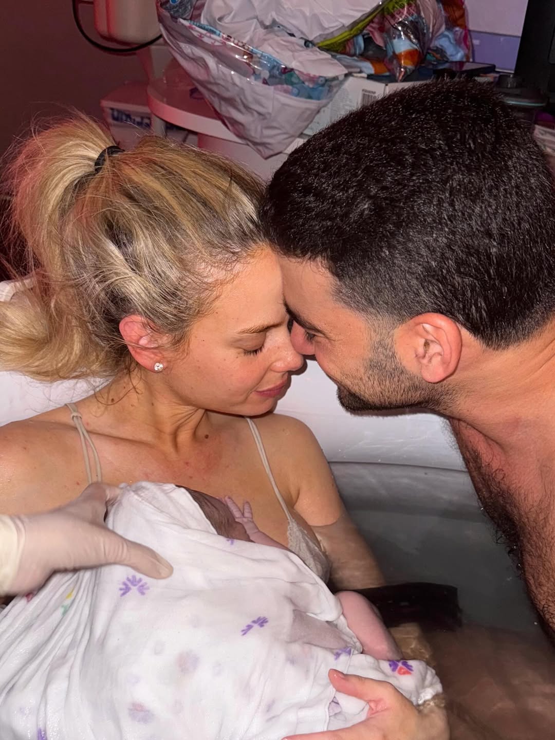 בר זומר ואביב כהן הביאו לעולם את בתם השנייה | צילום: אינסטגרם barzomer@ and aviv_cohen@