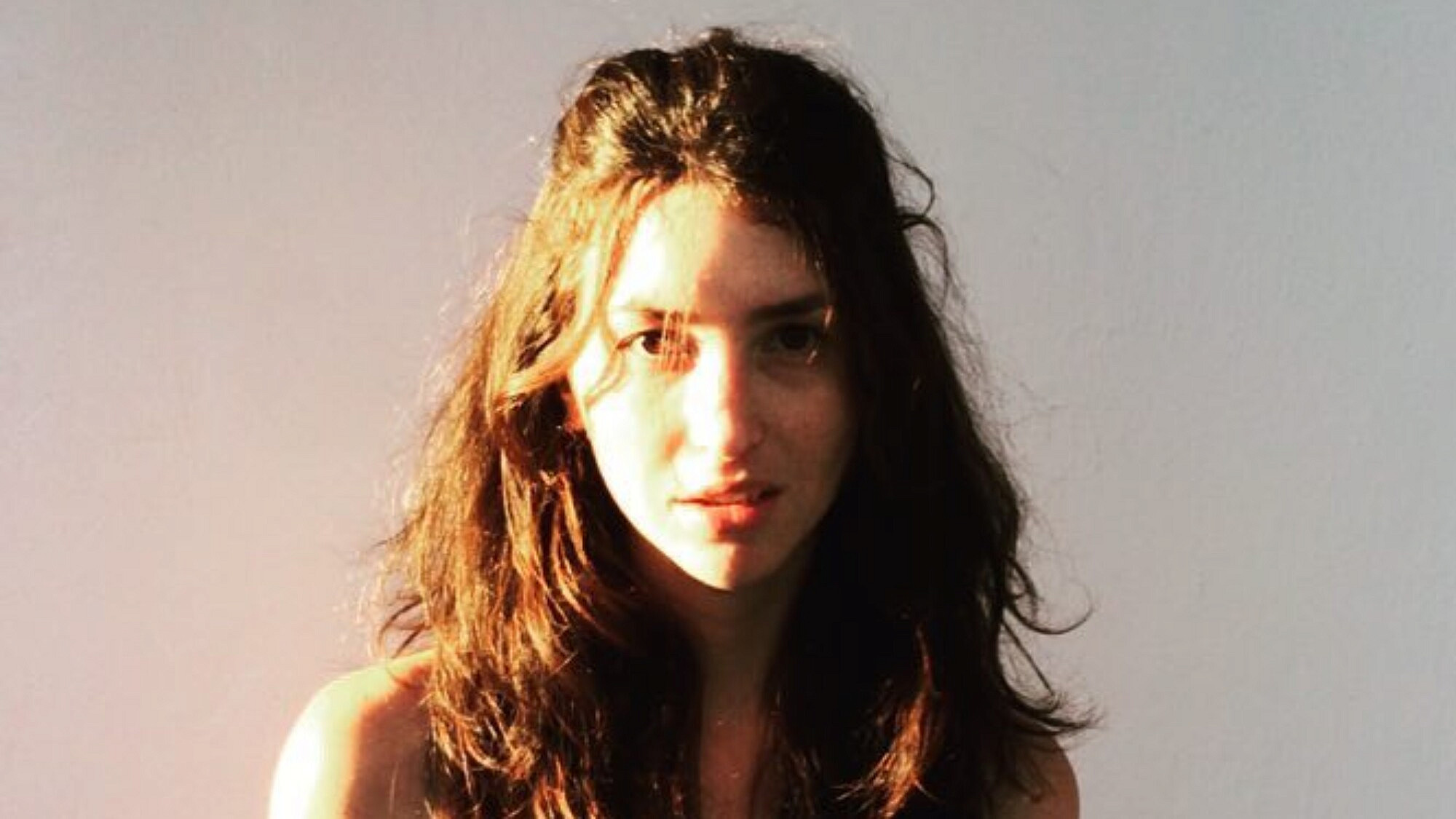 הדלת הסגורה הפכה לספר שהפך לחלון. נתלי רשבסקי | צילום: טל רשבסקי