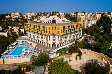 כל ההוז אנד שמוז בג'רוז. מלון ענבל | צילום: אבי רום