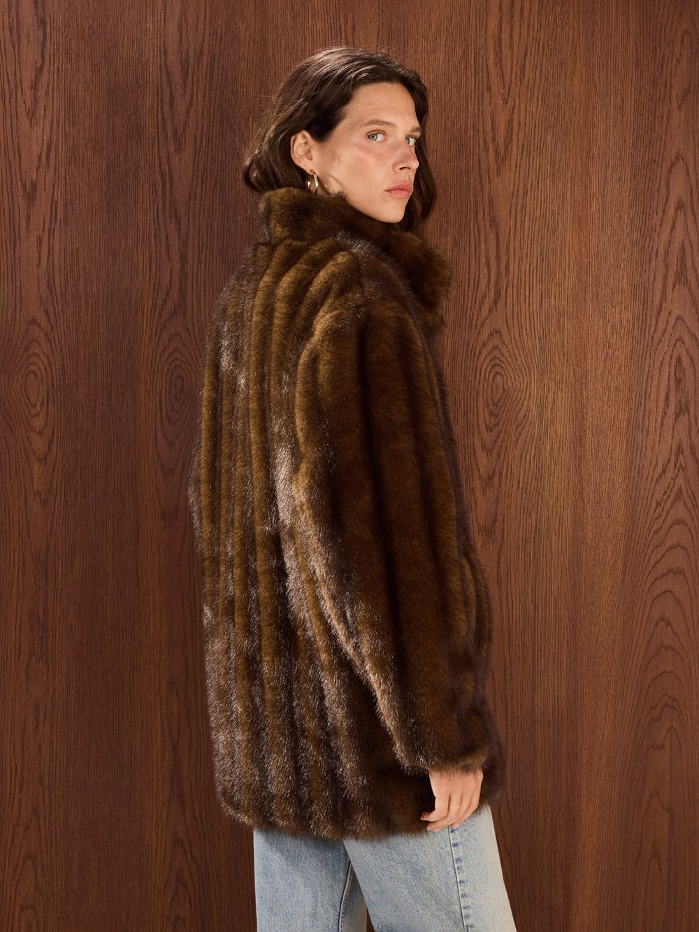 CASTRO. מחיר 449 ש"ח | צילום: סער פסח