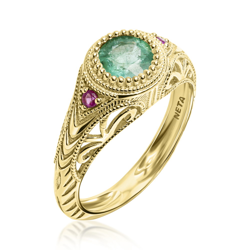 נטע וולפה. טבעת קוקטייל 14 קראט זהב עם אבני אמרלד ורובי, 5,727 ש"ח | צילום: דימיטרי גרין
