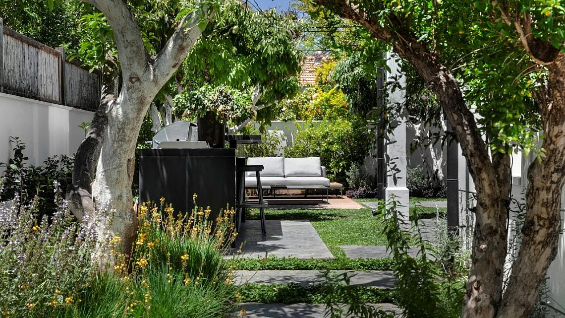 כרכום עיצוב נוף. צילום: עודד סמדר