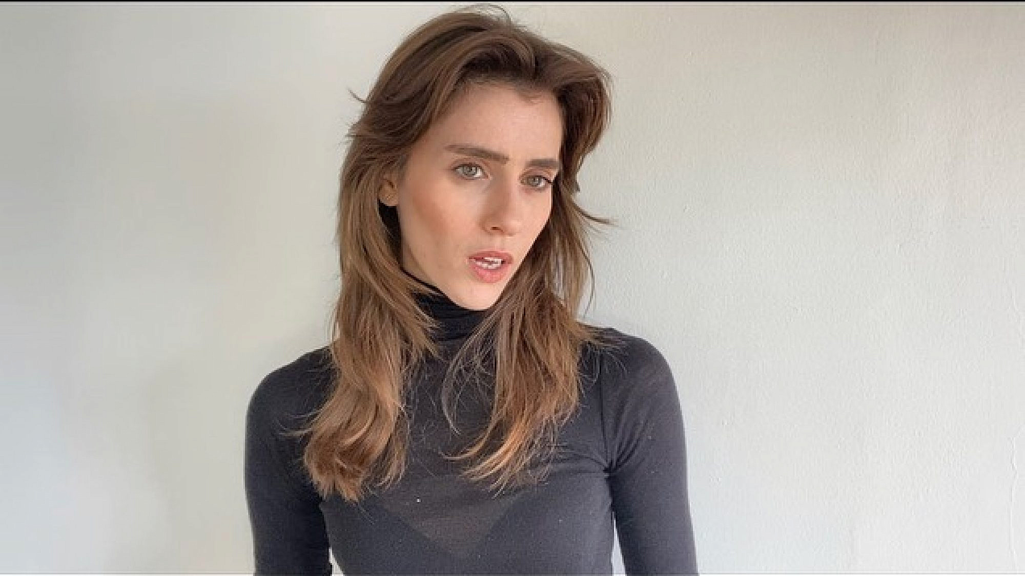 נותנת בנוקאאוט. אביה מלכה | צילום: אינסטגרם aviamalka@