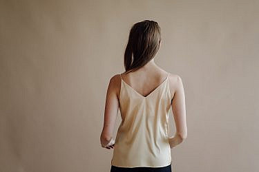 גם רבקה הפנתה את גבה והצטרפה למסיבה | צילום: Freepik