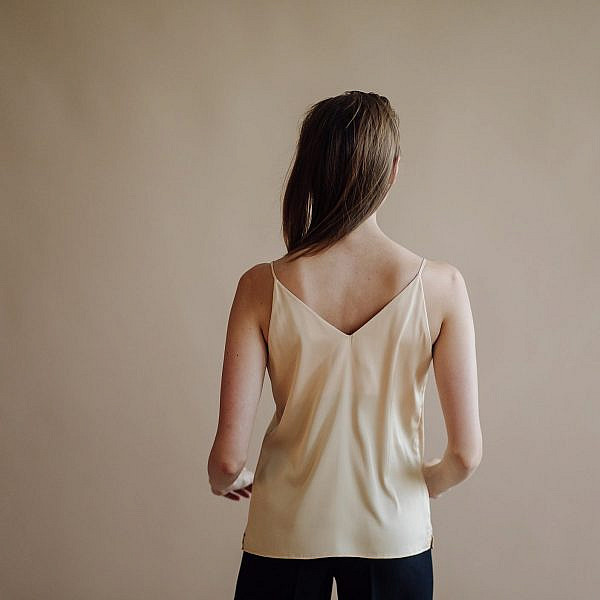 גם רבקה הפנתה את גבה והצטרפה למסיבה | צילום: Freepik