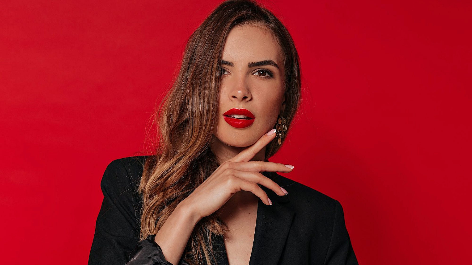 השפתונים שעשו לנו את 2025 | צילום: Freepik השפתונים שעשו לנו את 2025 | צילום: Freepik