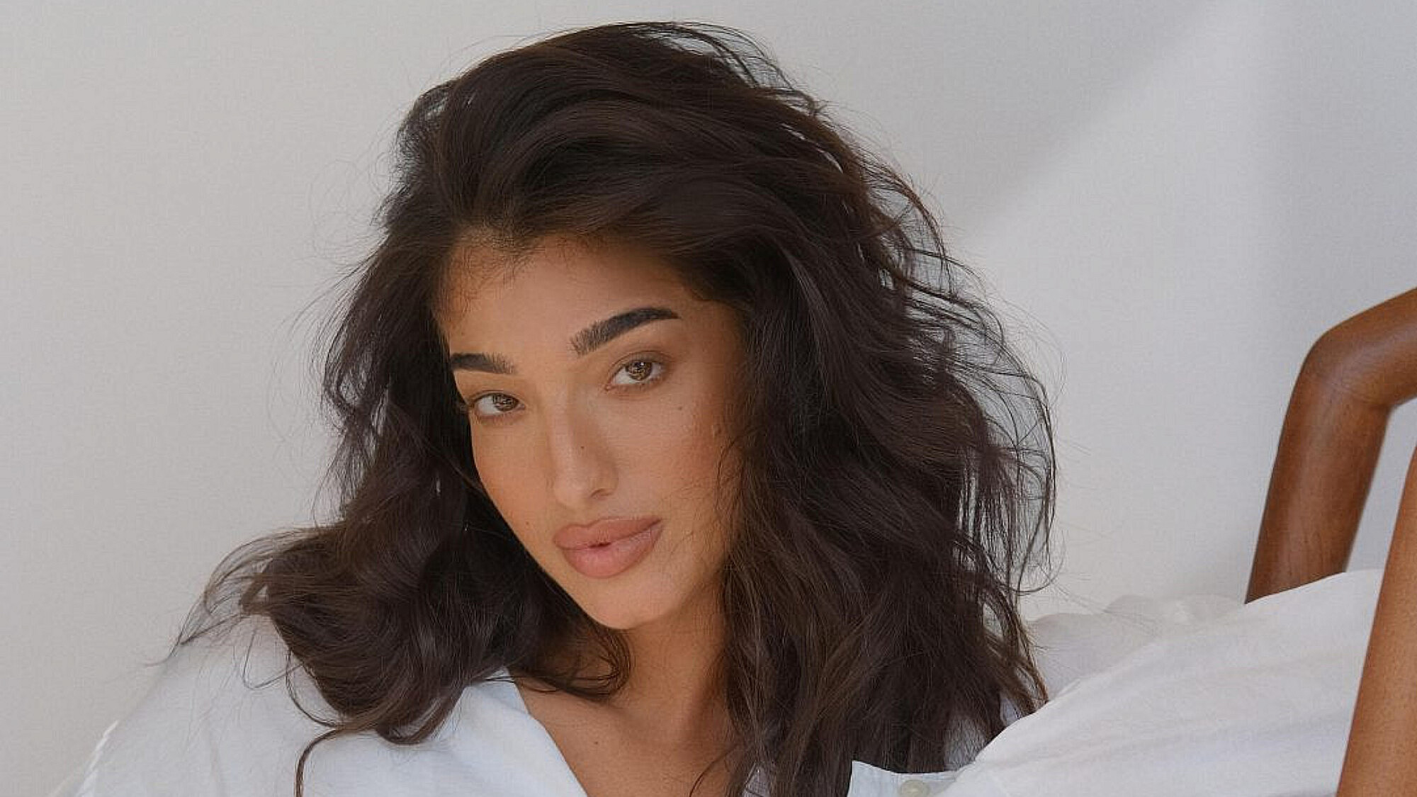 משחקנית אנונימית לסיטבון אימפריה. אריאל סיטבון | צילום ואיפור: ספיר בלדב, שיער: אביב דווידאן