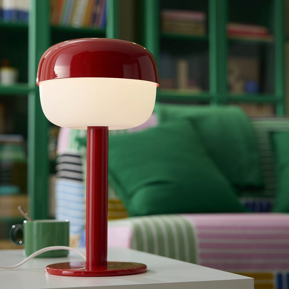 מנורת שולחן BLASVERK. מחיר סייל 49 ש"ח (במקום 79 ש"ח) | צילום: יח"צ