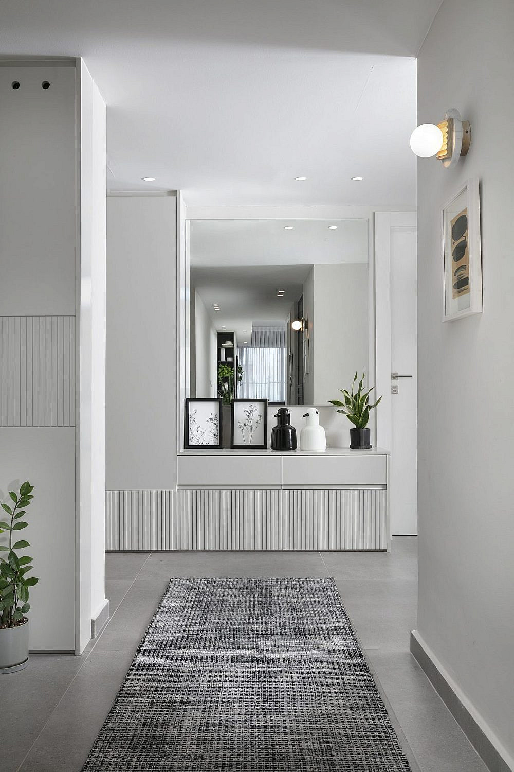 שטיח של "צמר שטיחים יפים". עיצוב פנים ואדריכלות – בזלת אדריכלים | צילום: אלעד גונן