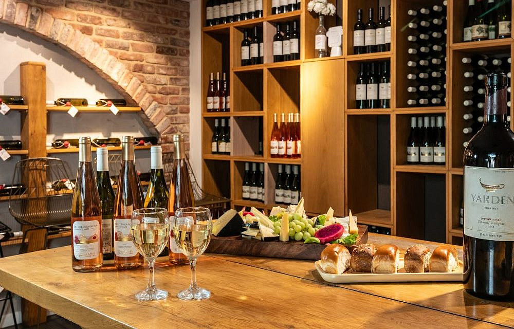 דרים איילנד ריזורט. חדר היין | צילום: ישראל כהן