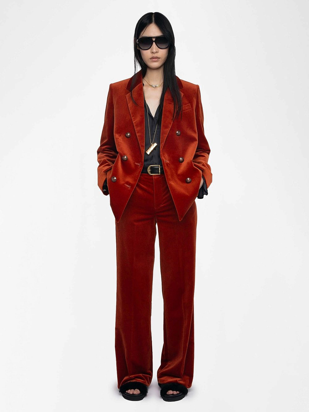 Zadig &amp; Voltaire. מכנסיים 891 ש"ח, בלייזר 1,455 ש"ח | צילום: יח"צ