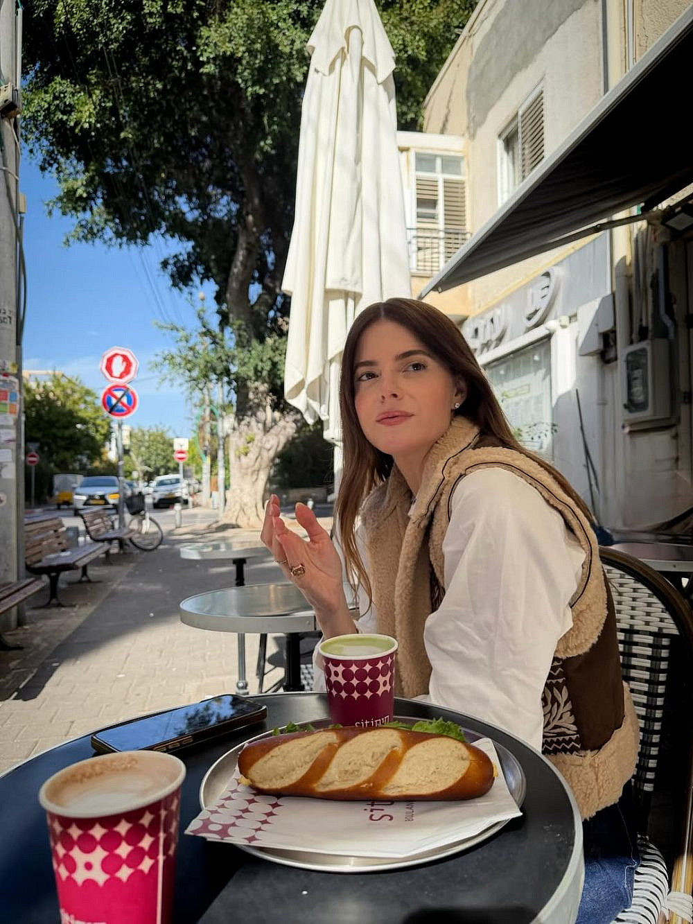 אפילו לירוק של המאצ'ה הווסט הזה מתאים. לירון ויצמן | צילום: אינסטגרם lironweizman@